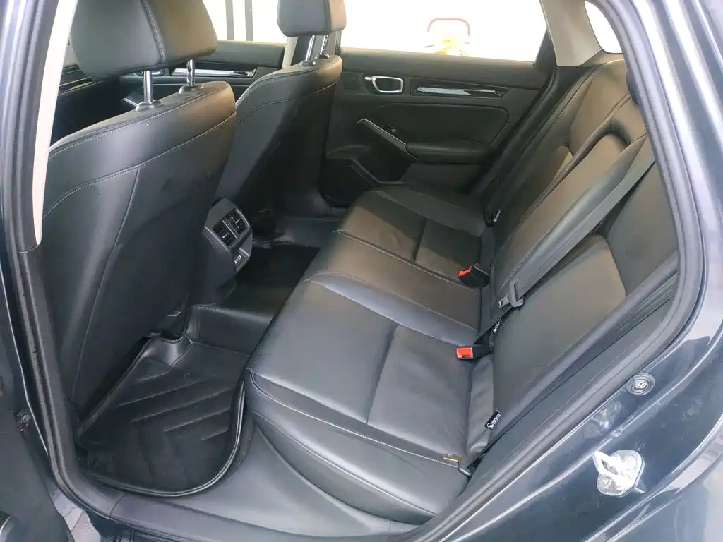 Фото 17 - Honda Civic