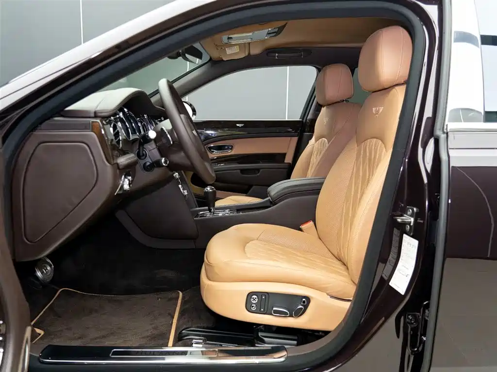 Bentley Mulsanne 2017 6.8T Long Wheelbase фото 8