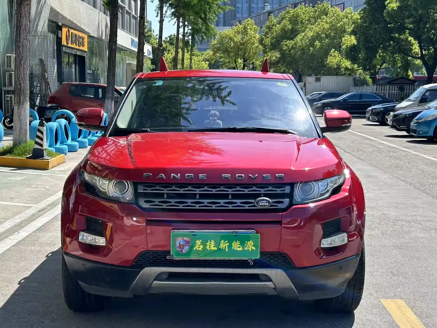 Land Rover Range Rover Evoque (Import) 2013 2.0T 5-door Premium Edition фото 2