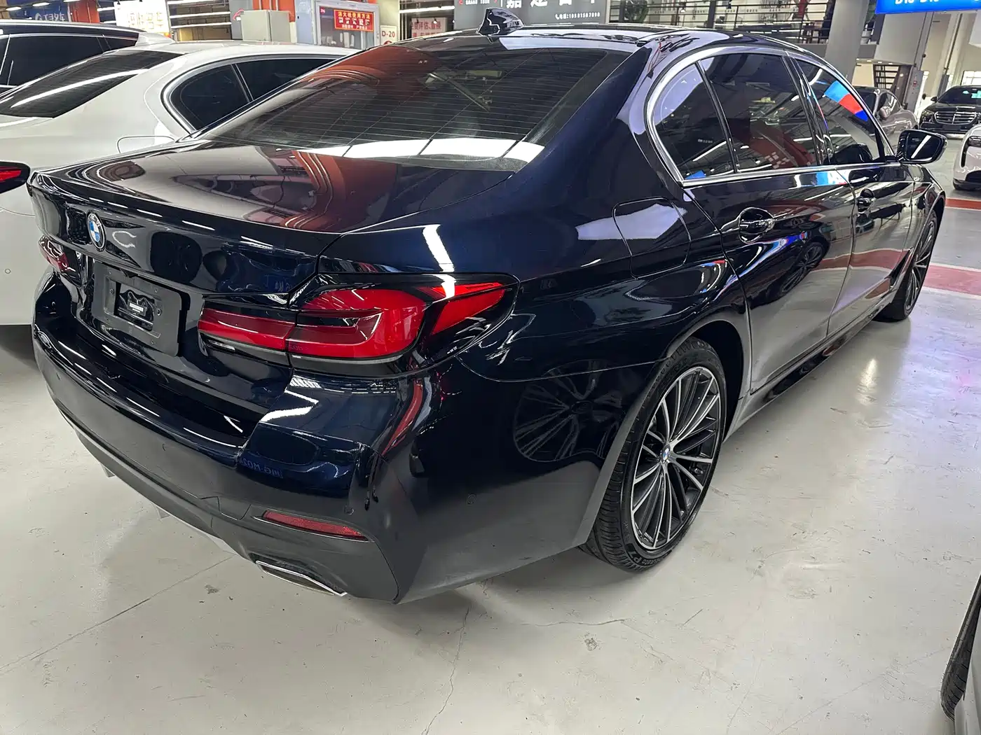 BMW 5 Series 2022 530Li Leading Luxury Package фото 16