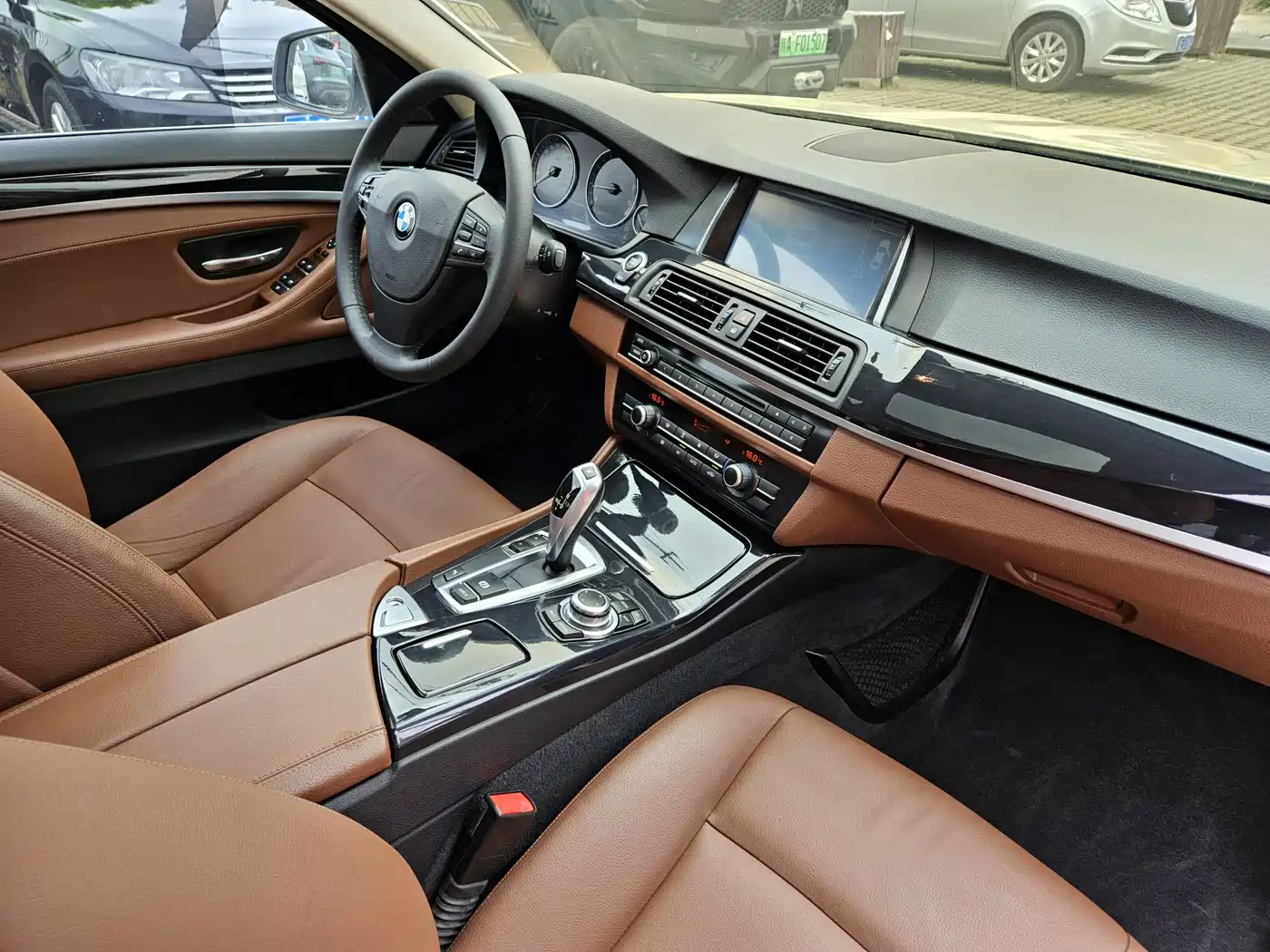 BMW 5 Series 2014 520Li Elegance фото 13