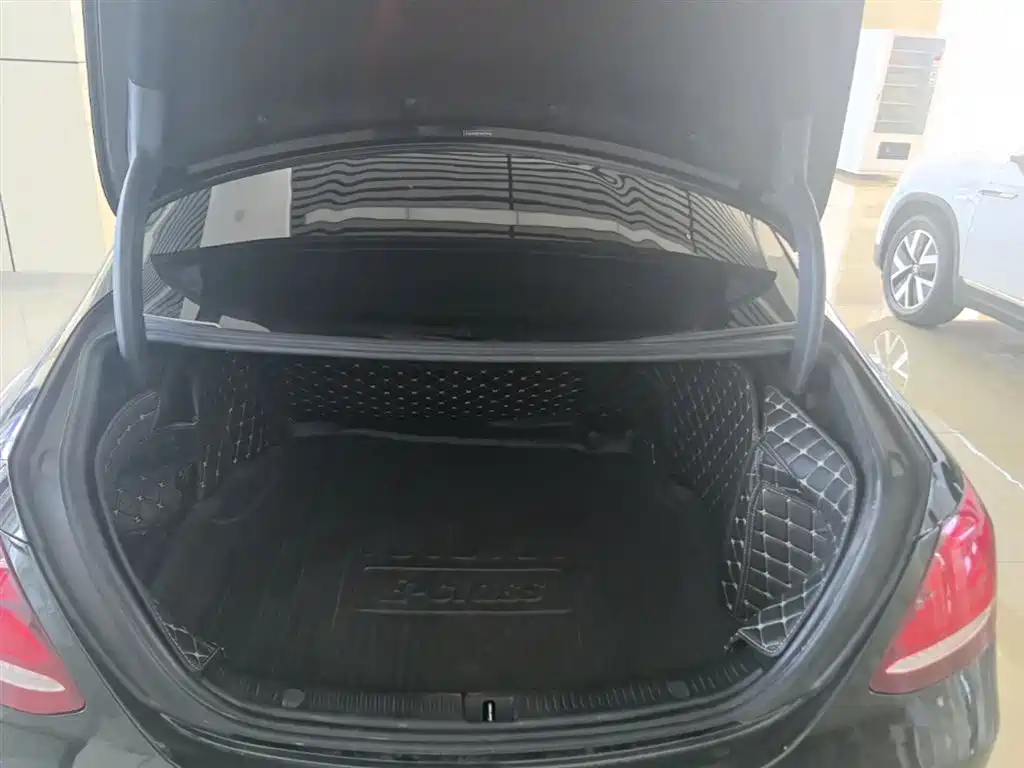 Mercedes-Benz E-Class 2016 E 200 L Sport Type фото 19