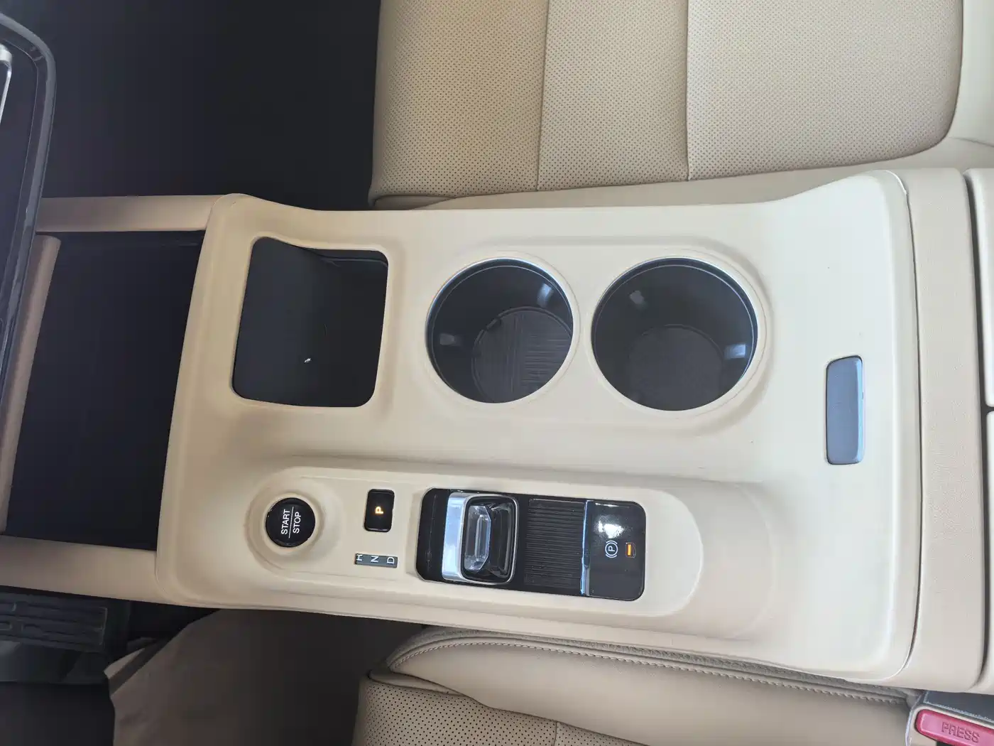 GAC Trumpchi Trumpchi E8 NEV 2024 Model 150km MAX фото 6