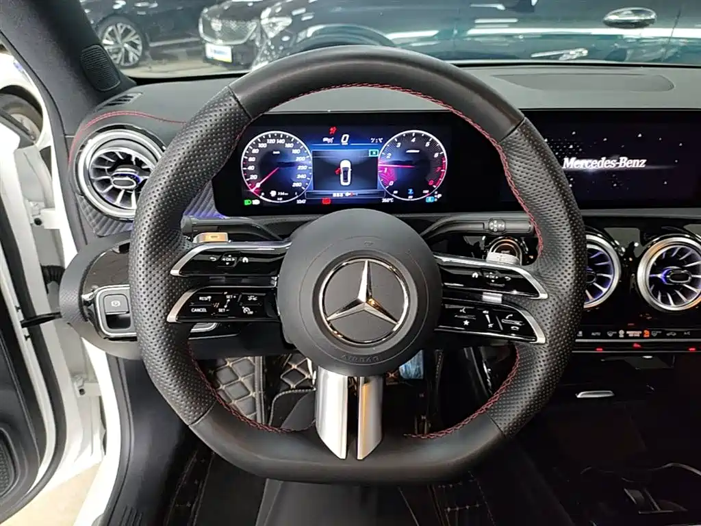 Mercedes-Benz A-Class 2024 Facelift A 200 L Fashion фото 11