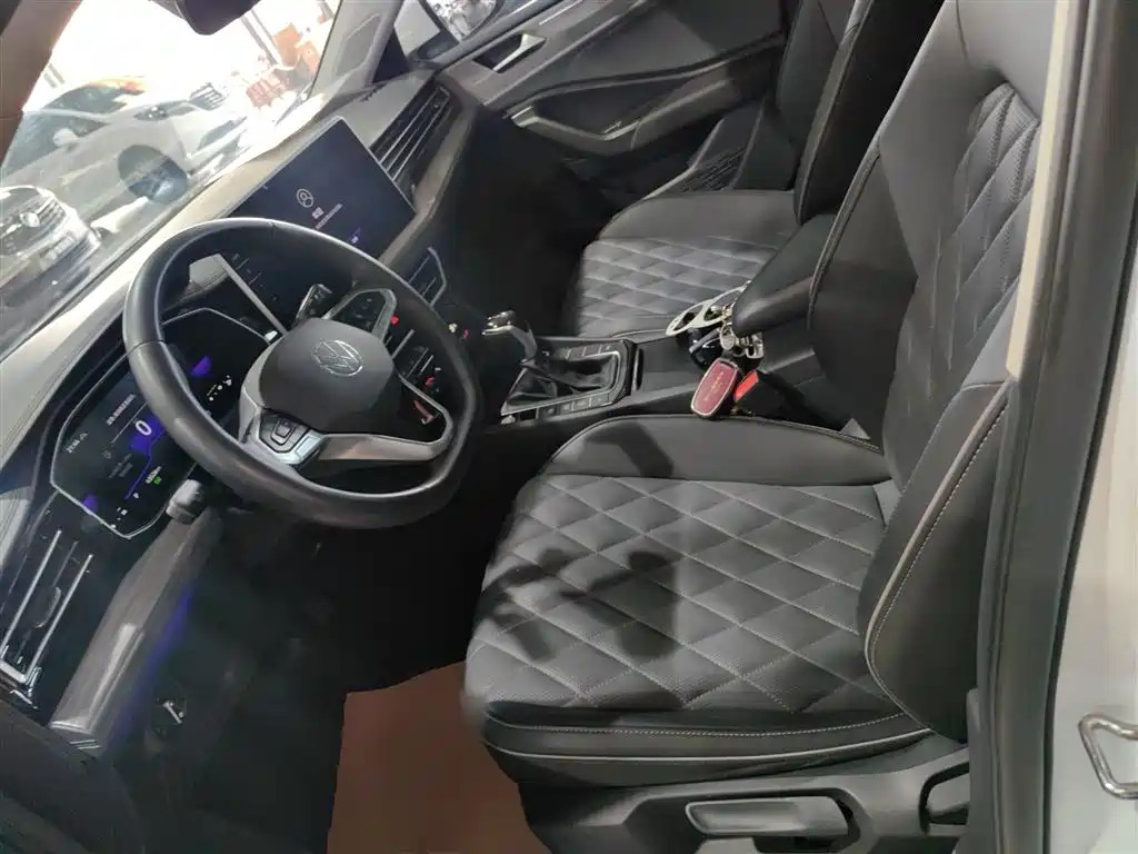 Volkswagen Sagitar 2023 Model Year 200TSI DSG Surpass Edition фото 11