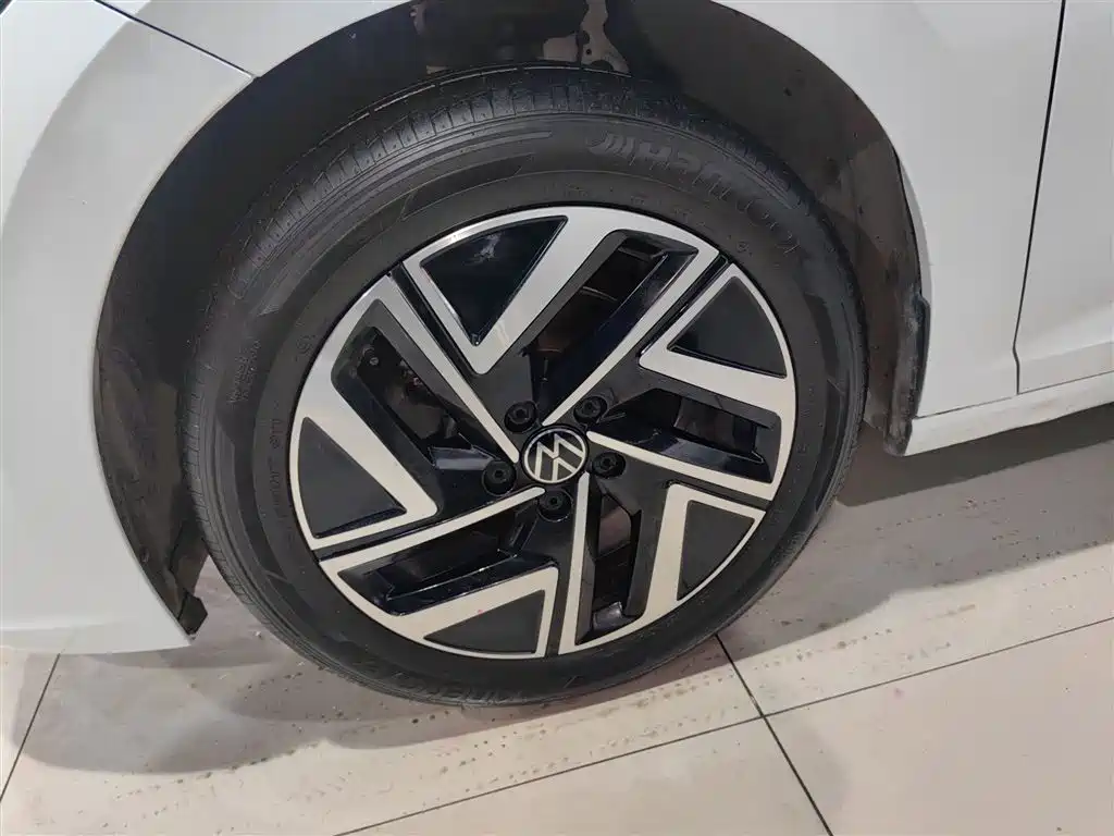 Volkswagen Sagitar 2023 Model Year 200TSI DSG Surpass Edition фото 25