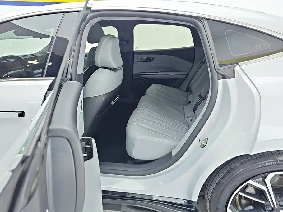 Geely Galaxy Galaxy E8 2025 2025 Model 610km Explorer+ Edition