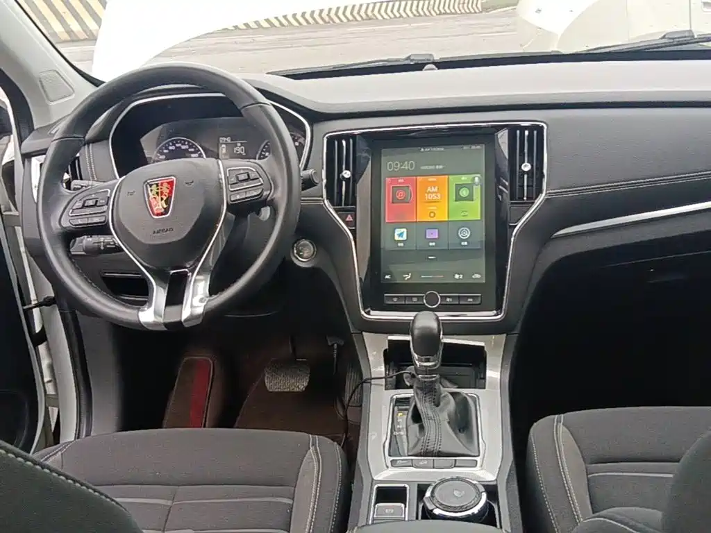 Фото 10 - Roewe RX5
