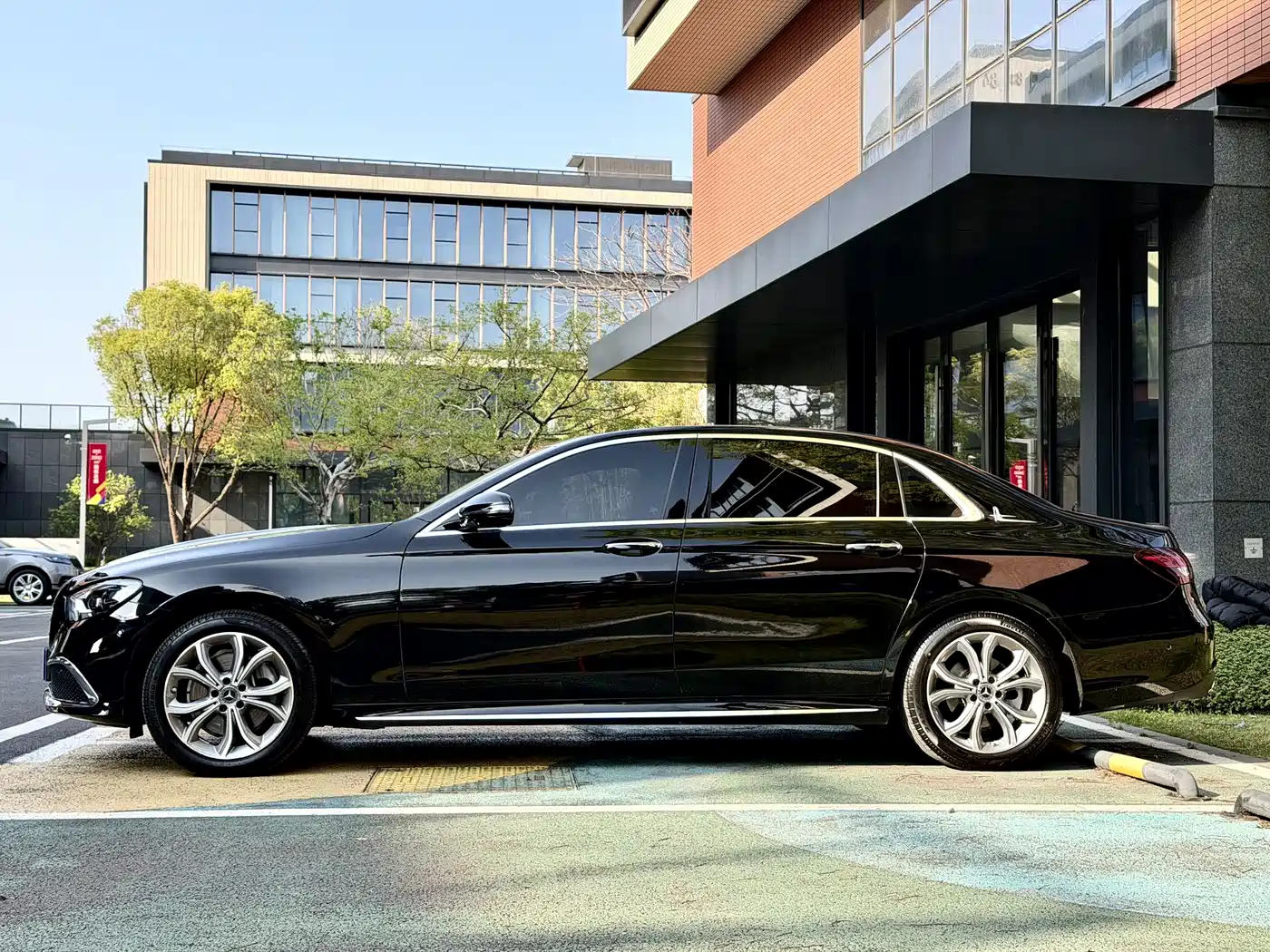 Mercedes-Benz E-Class 2021 E 300 L Sport Premium фото 11
