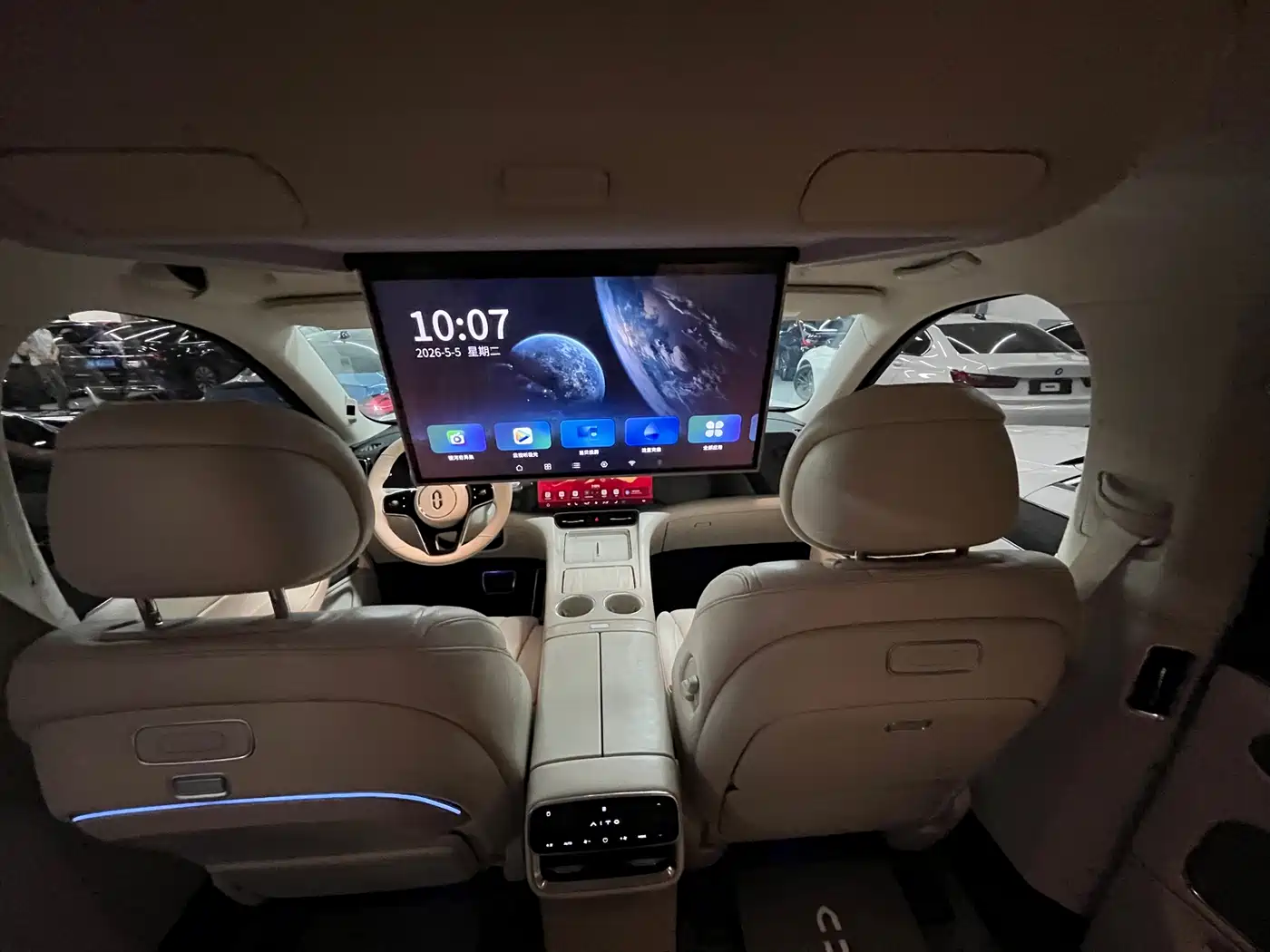 AITO Wenjie AITO M8 2025 Model Extended Range Max+ Edition 53.4kWh 6-Seater фото 22