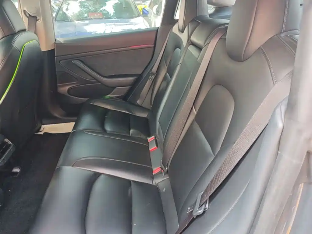 Фото 17 - Tesla Model 3