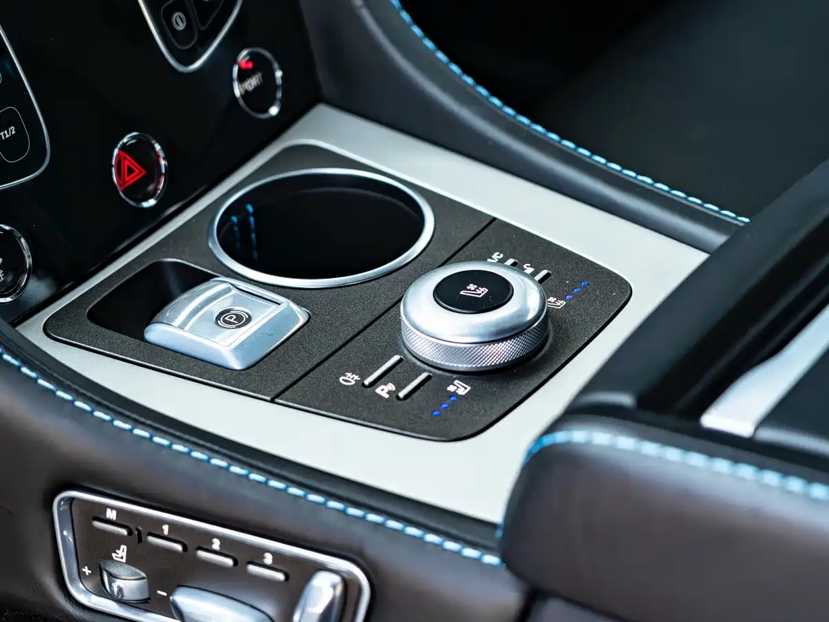 Aston Martin Rapide 2016 6.0L S фото 15