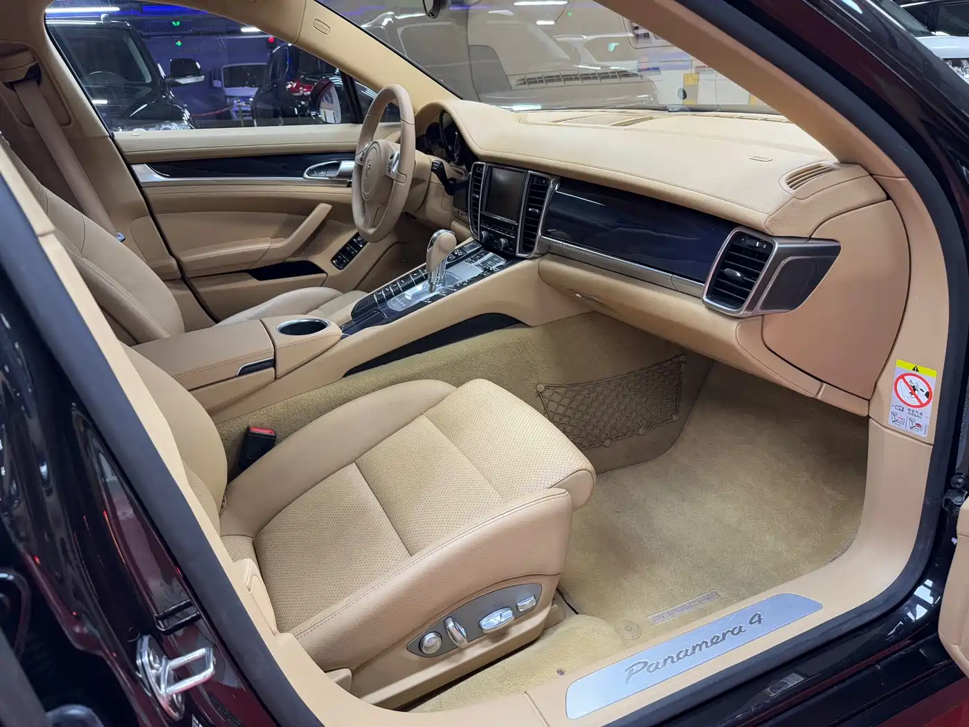 Porsche Panamera 2014 Panamera 4 3.0T фото 17