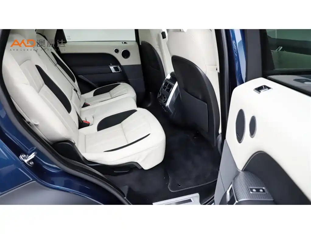 Land Rover Range Rover Sport 2022 3.0 L6 Indigo Flowing Light Edition фото 8