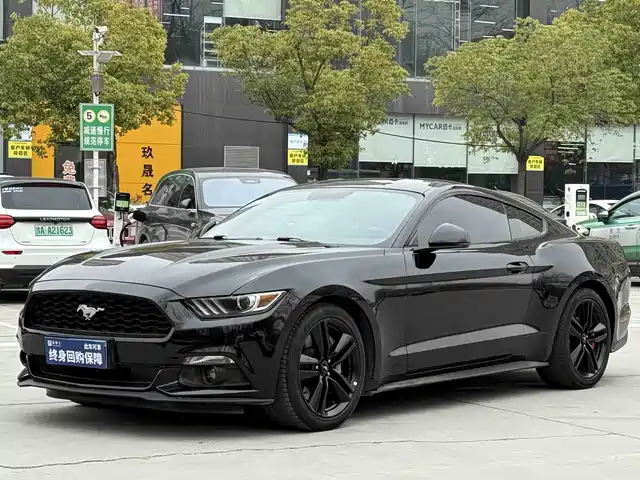 FORD MUSTANG