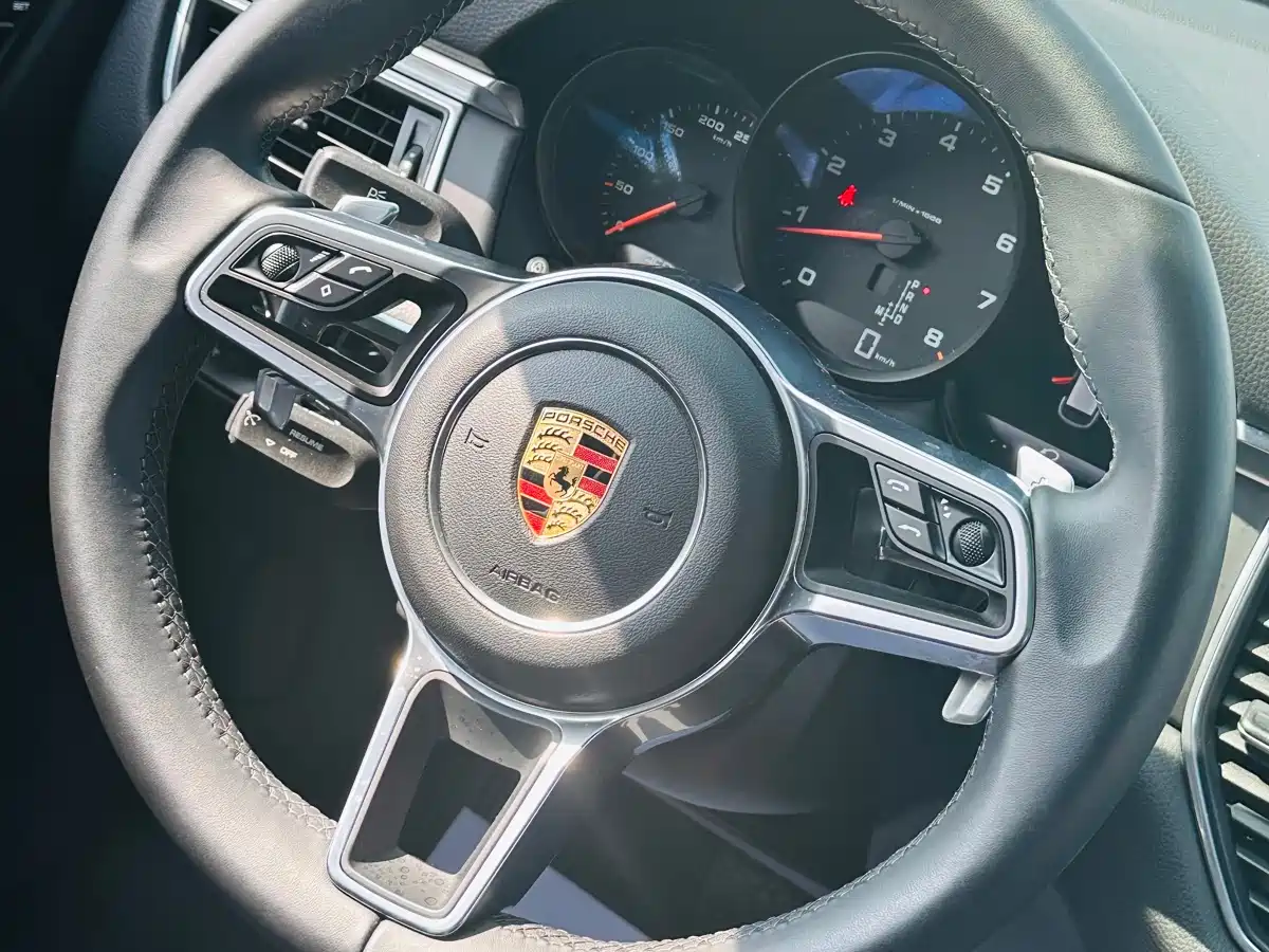 Porsche Macan 2017 Macan 2.0T фото 16