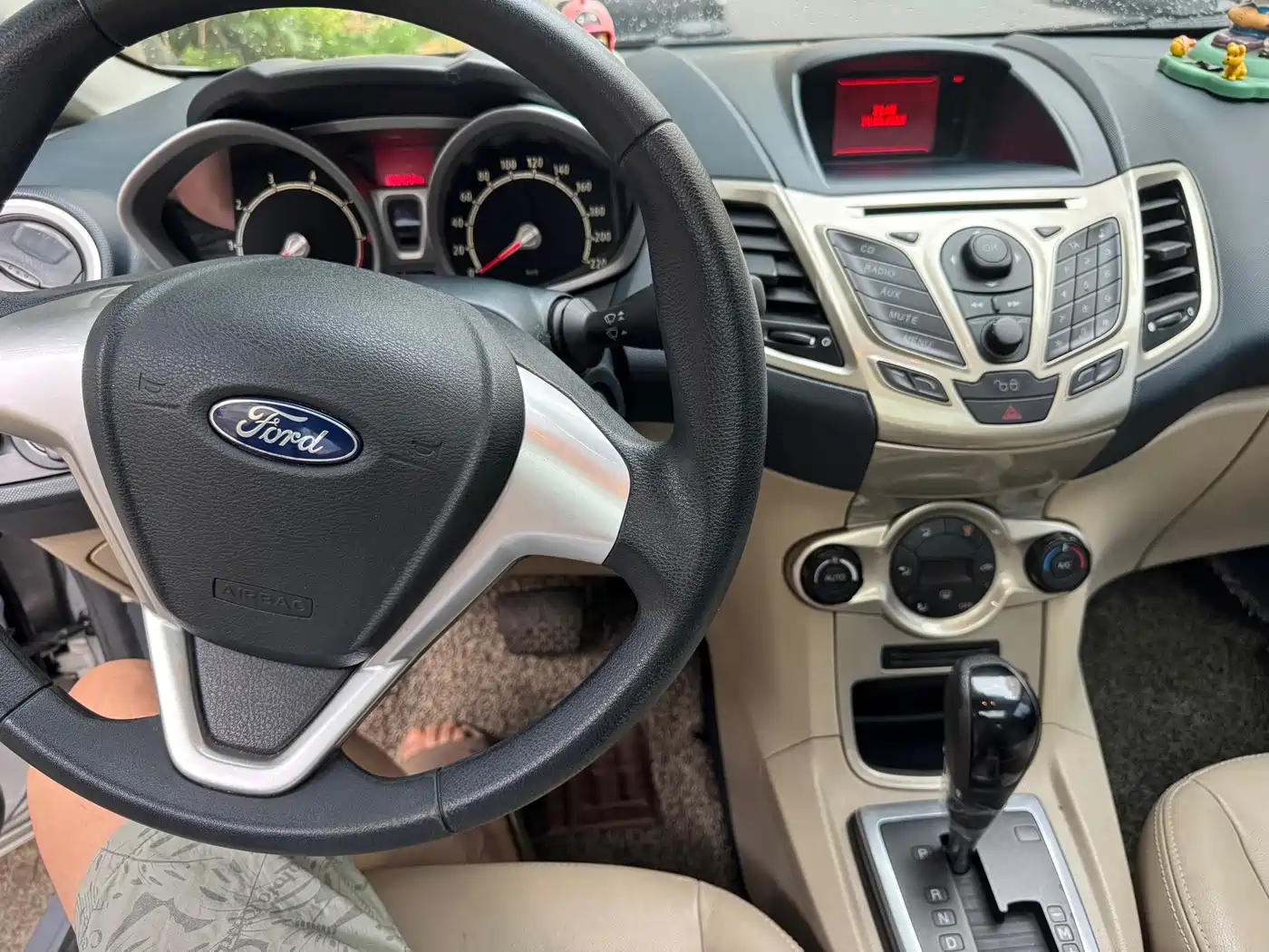 Фото 8 - Ford Fiesta