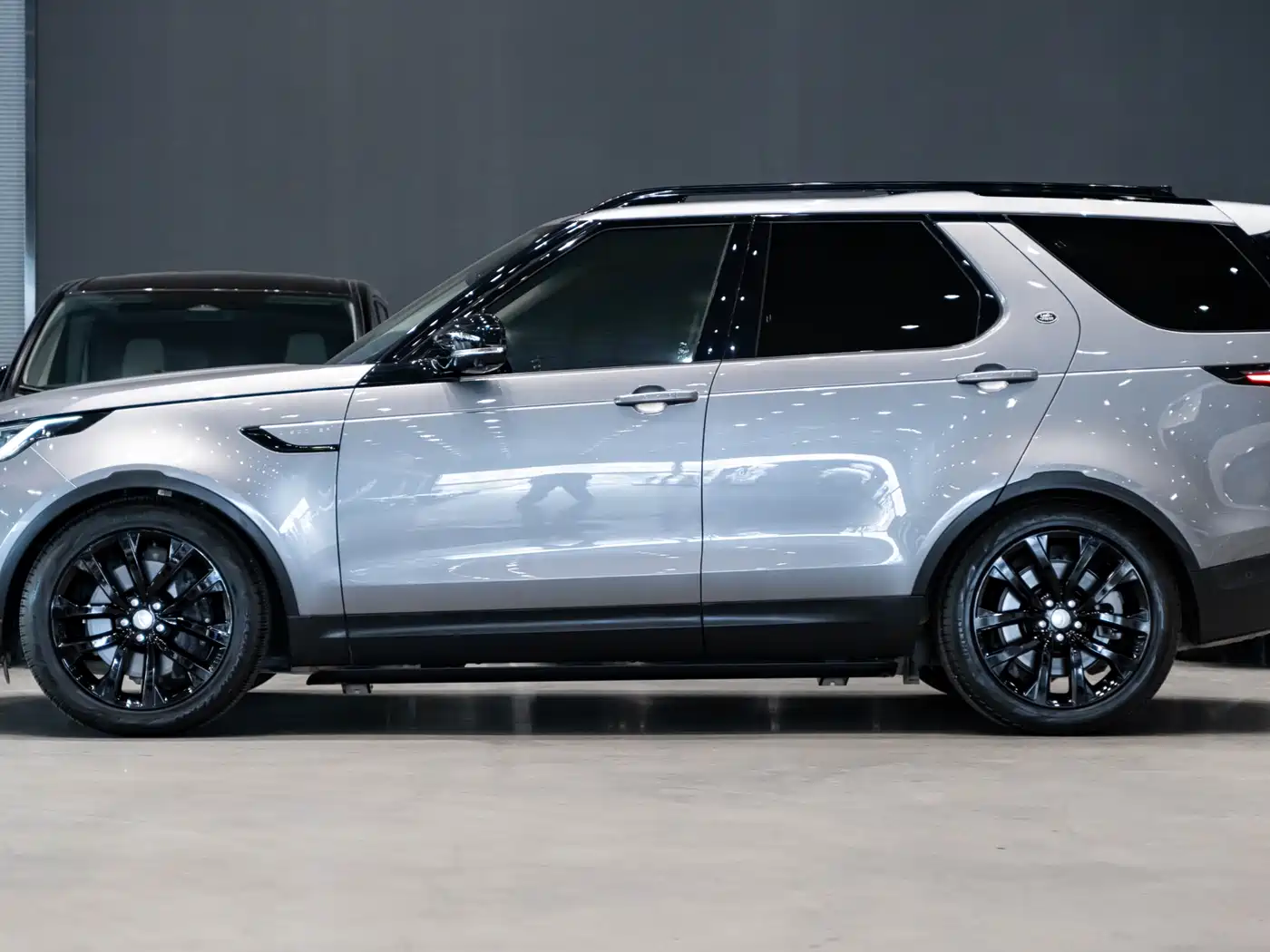 Land Rover Discovery 2024 Model 360PS S фото 4