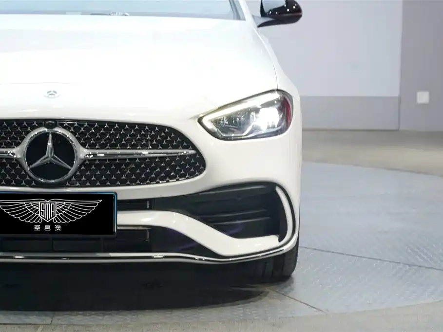 Mercedes-Benz C-Class 2023 Facelift C 260 L Night Sport Edition фото 4