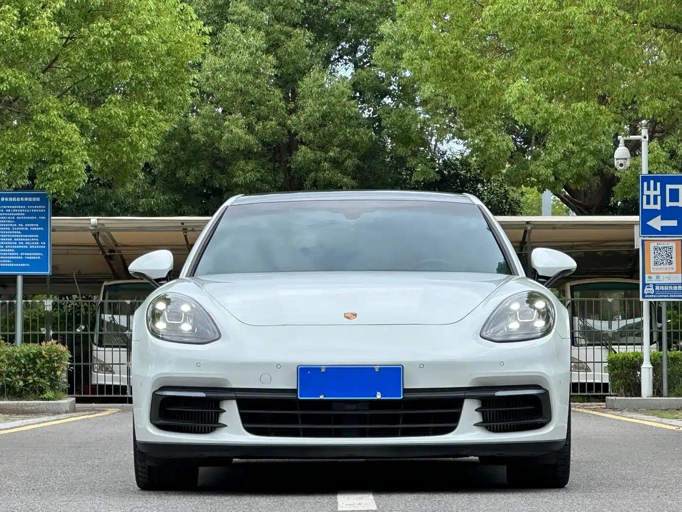Porsche Panamera 2020 Panamera 10th Anniversary Edition 2.9T фото 2