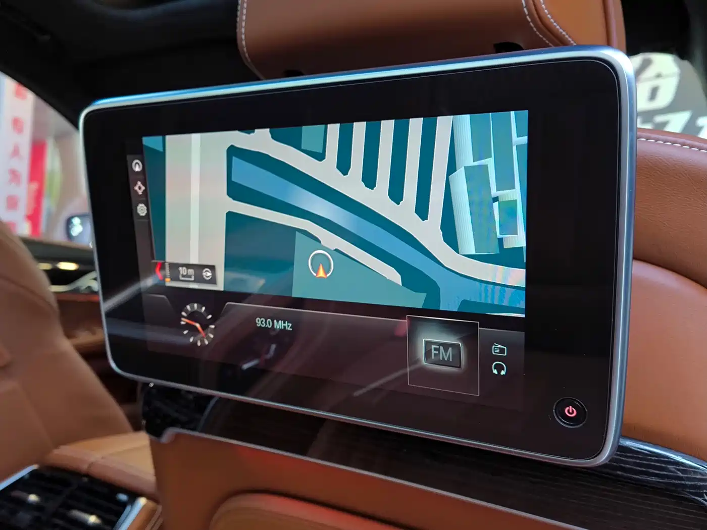 BMW 7 Series 2018 M760Li xDrive фото 27