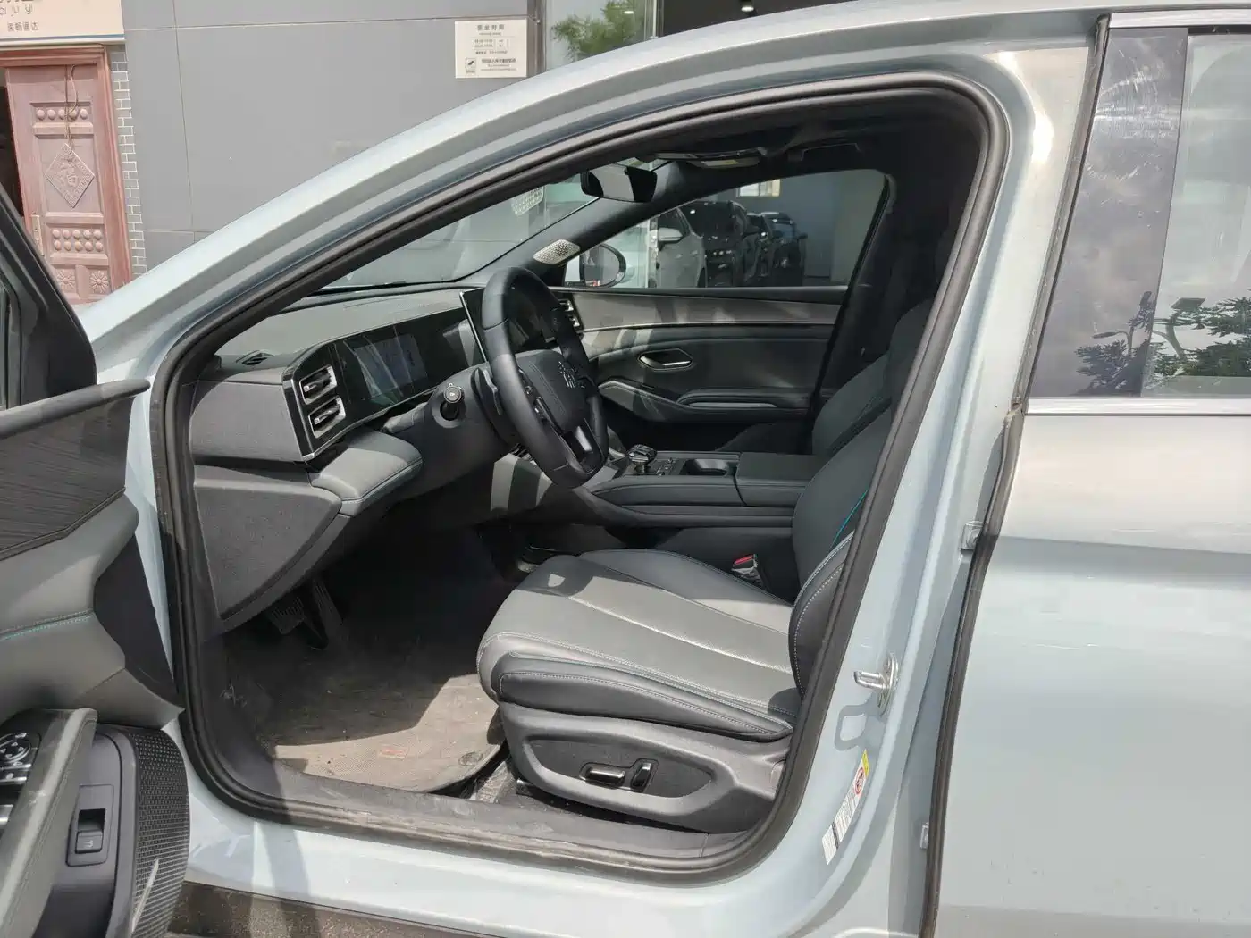 BYD Qin L 2025 DM-i Smart Drive Edition 120KM Excellence Type фото 17