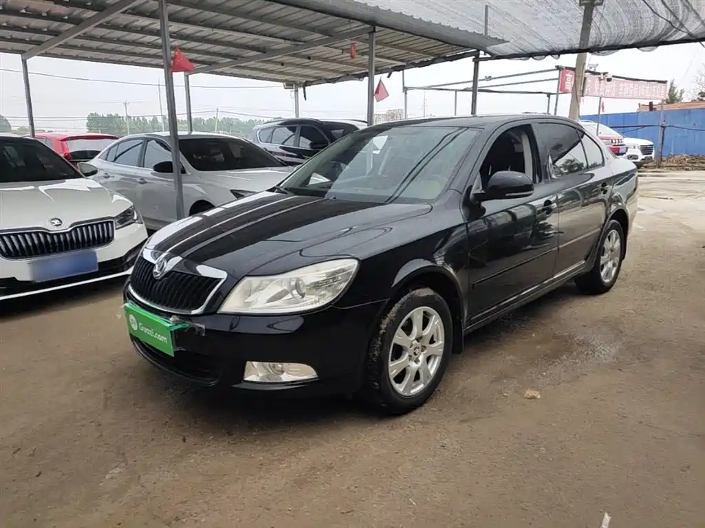 Škoda Octavia 2014 1.6L Manual Elegance Edition фото 2