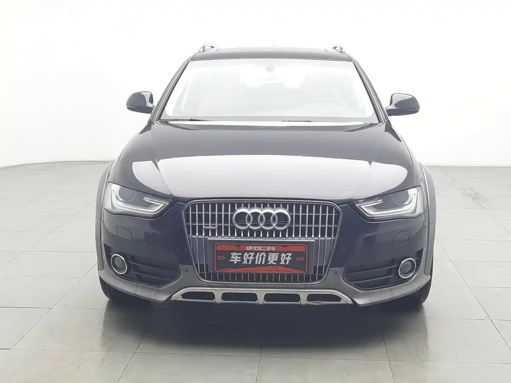 Фото 3 - Audi A4 (Import)