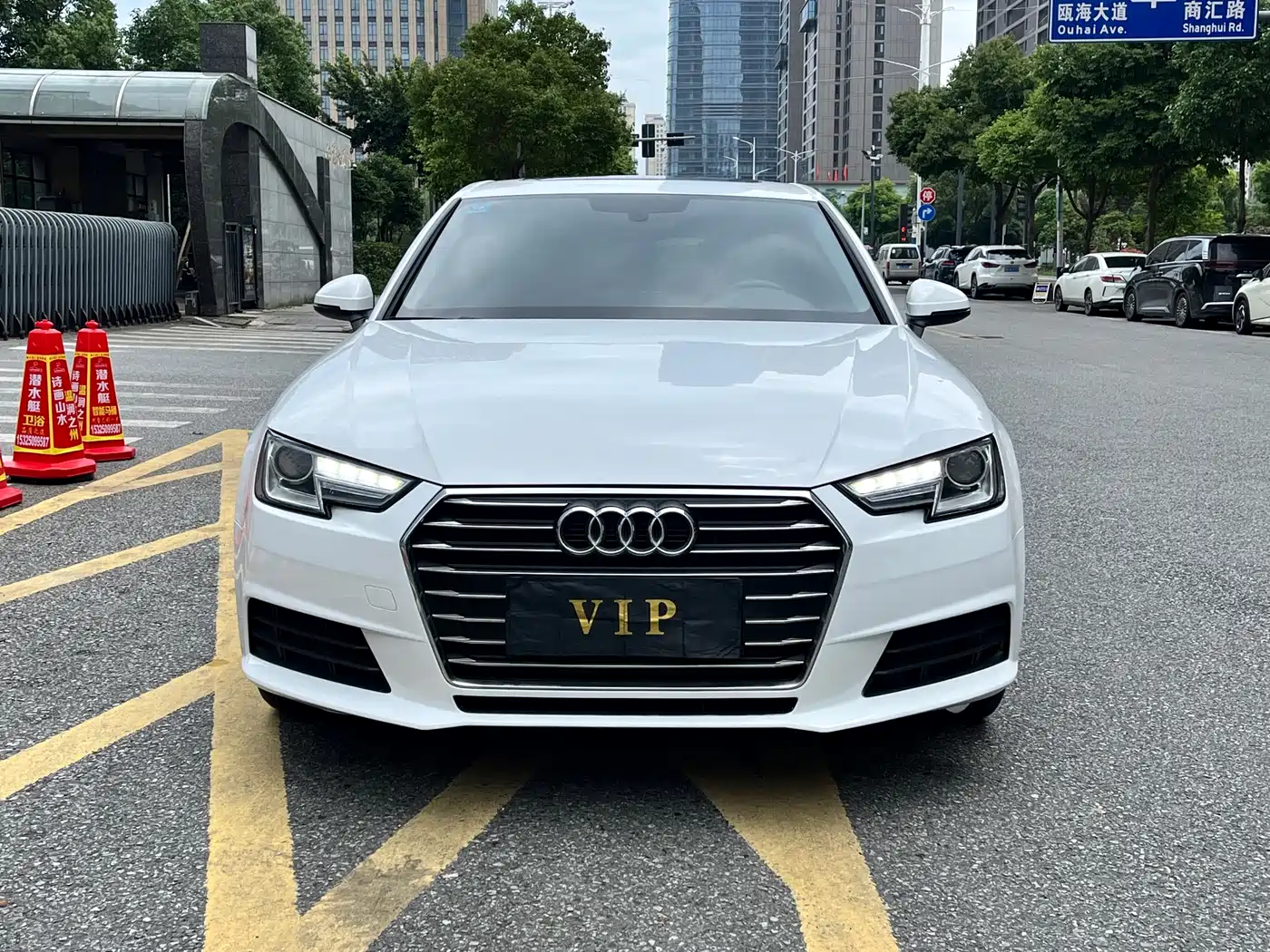 Audi A4L 2018 30th Anniversary 40 TFSI Fashion фото 2