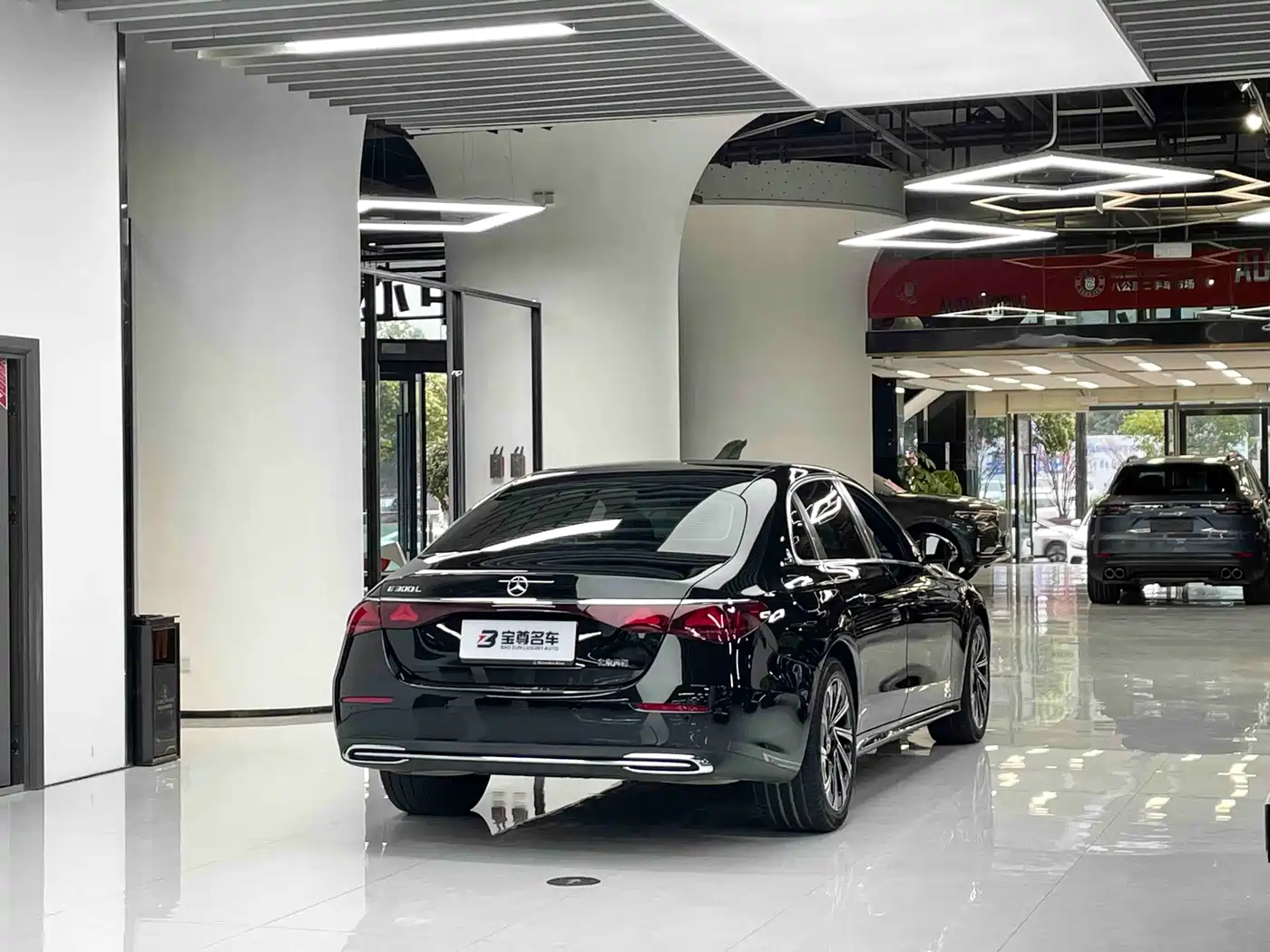 Mercedes-Benz E-Class 2025 E 300 L Luxury фото 18