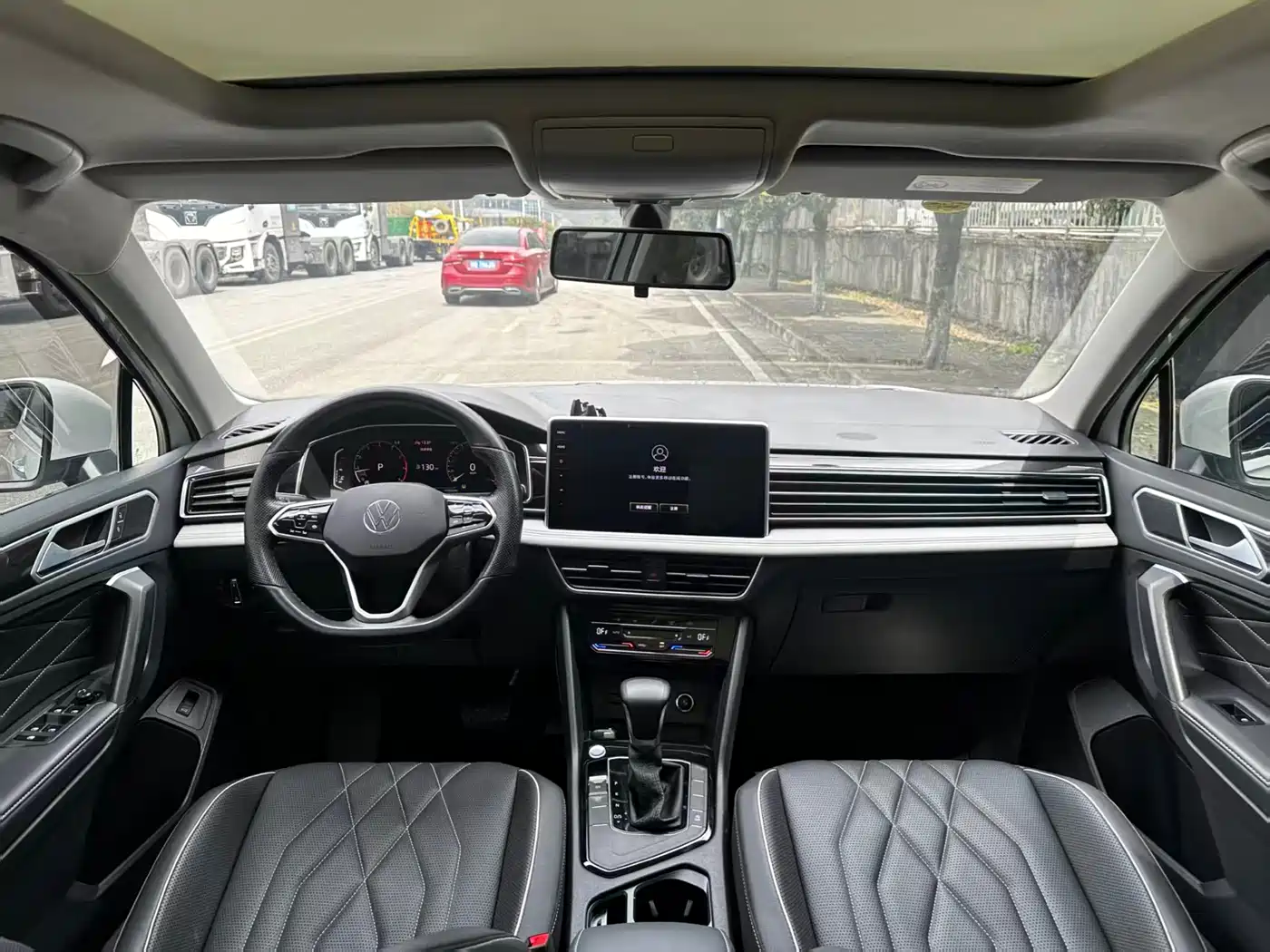 Volkswagen Tiguan L 2023 330TSI Auto 2WD Comfort Edition фото 5