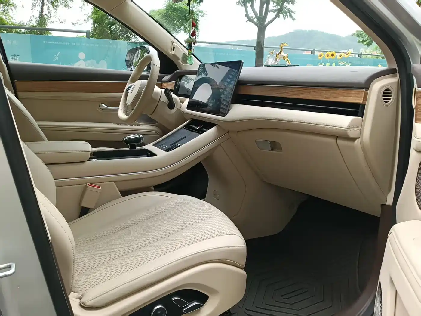 AITO Wenjie AITO M7 2024 1.5T RWD Plus 5-Seater фото 9