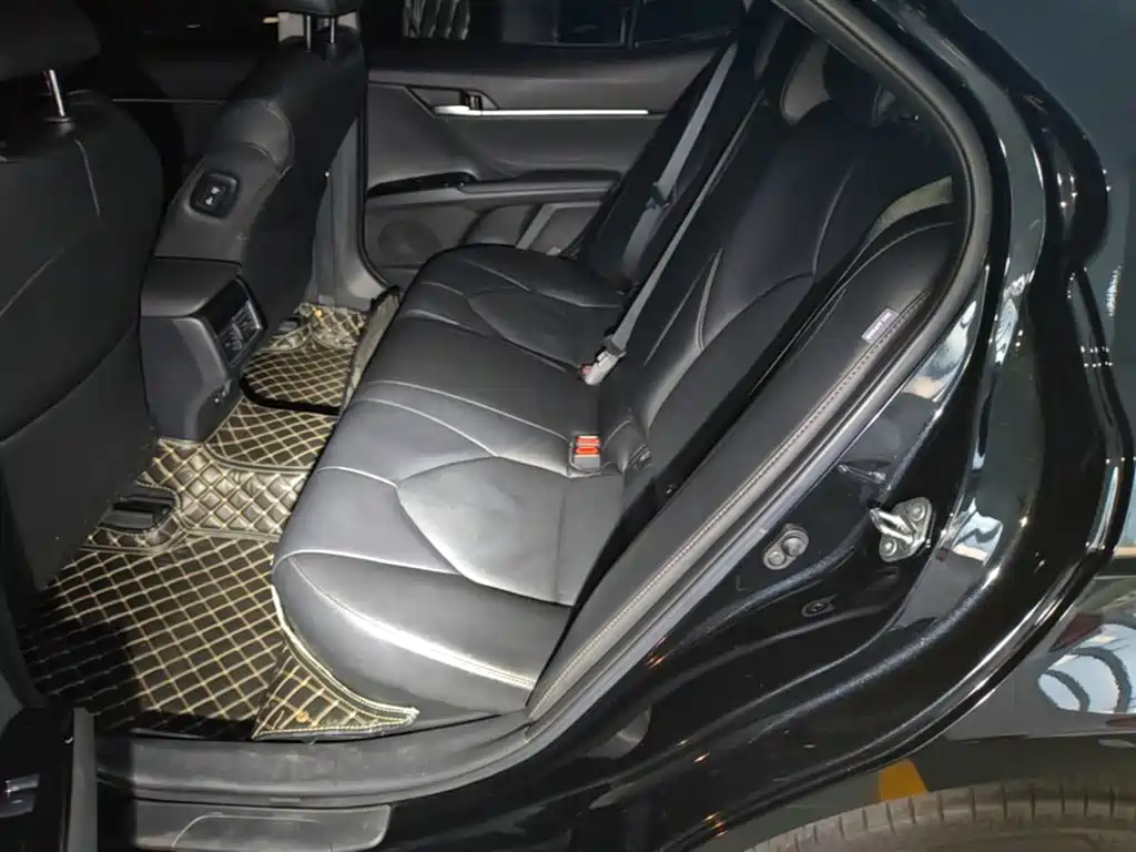 Toyota Camry 2021 Hybrid 2.5HGVP Leading Edition фото 17