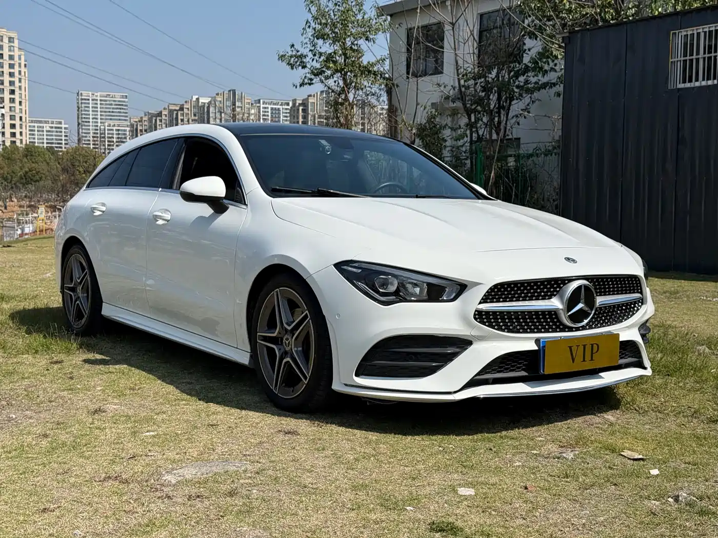 MERCEDES-BENZ CLA