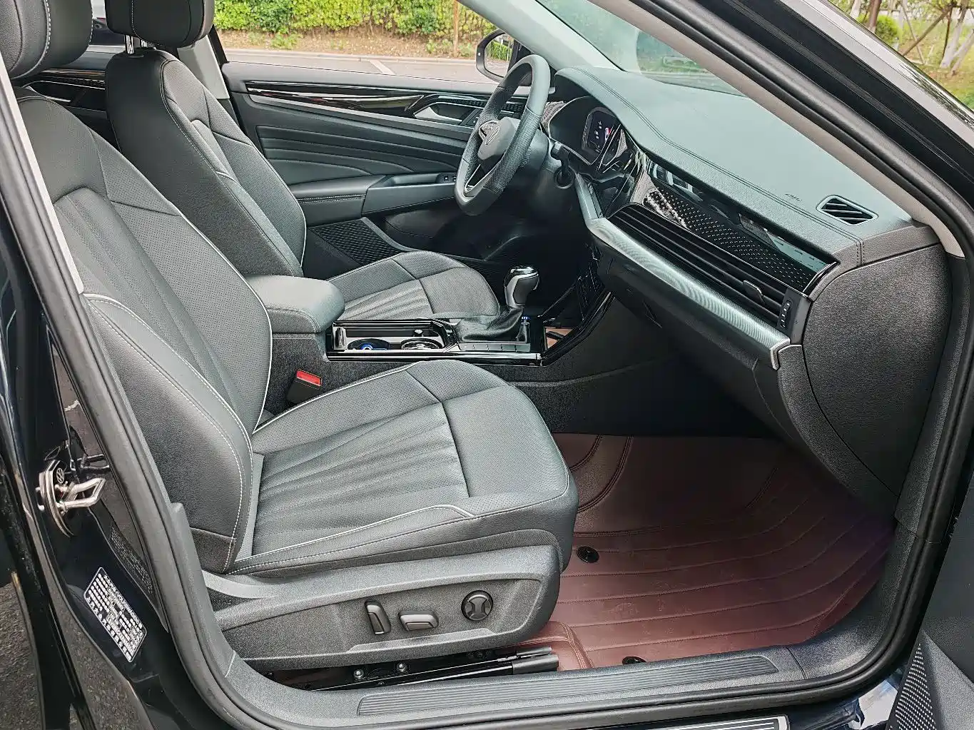 Volkswagen Passat 2024 Model 380TSI Starlight Elite фото 12