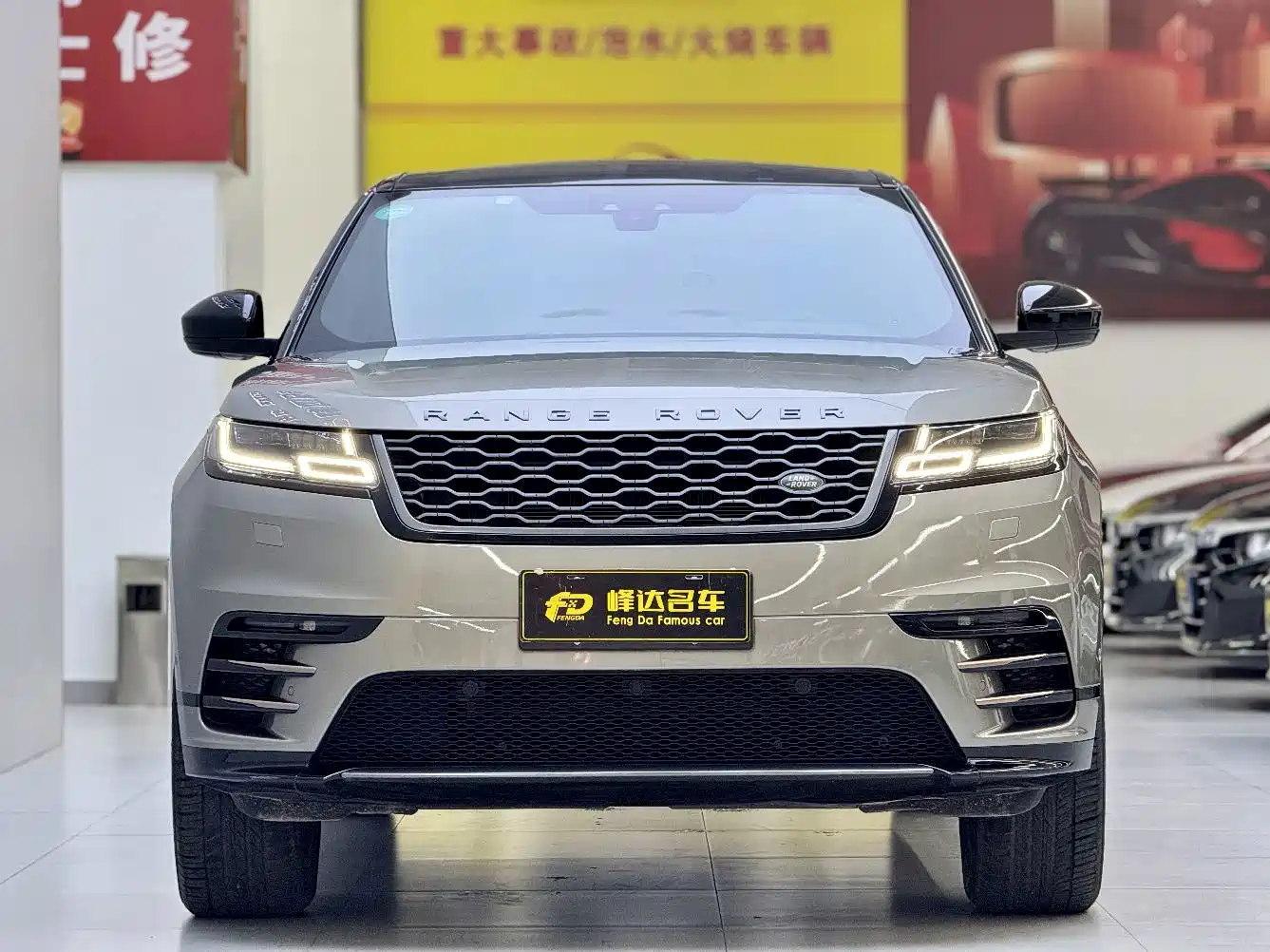 Фото 13 - Land Rover Range Rover Velar