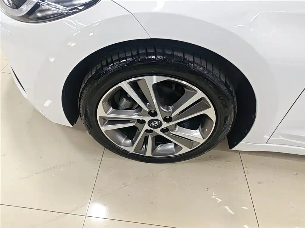 Hyundai Elantra 2016 Model 1.6L Automatic Smart Elite фото 23