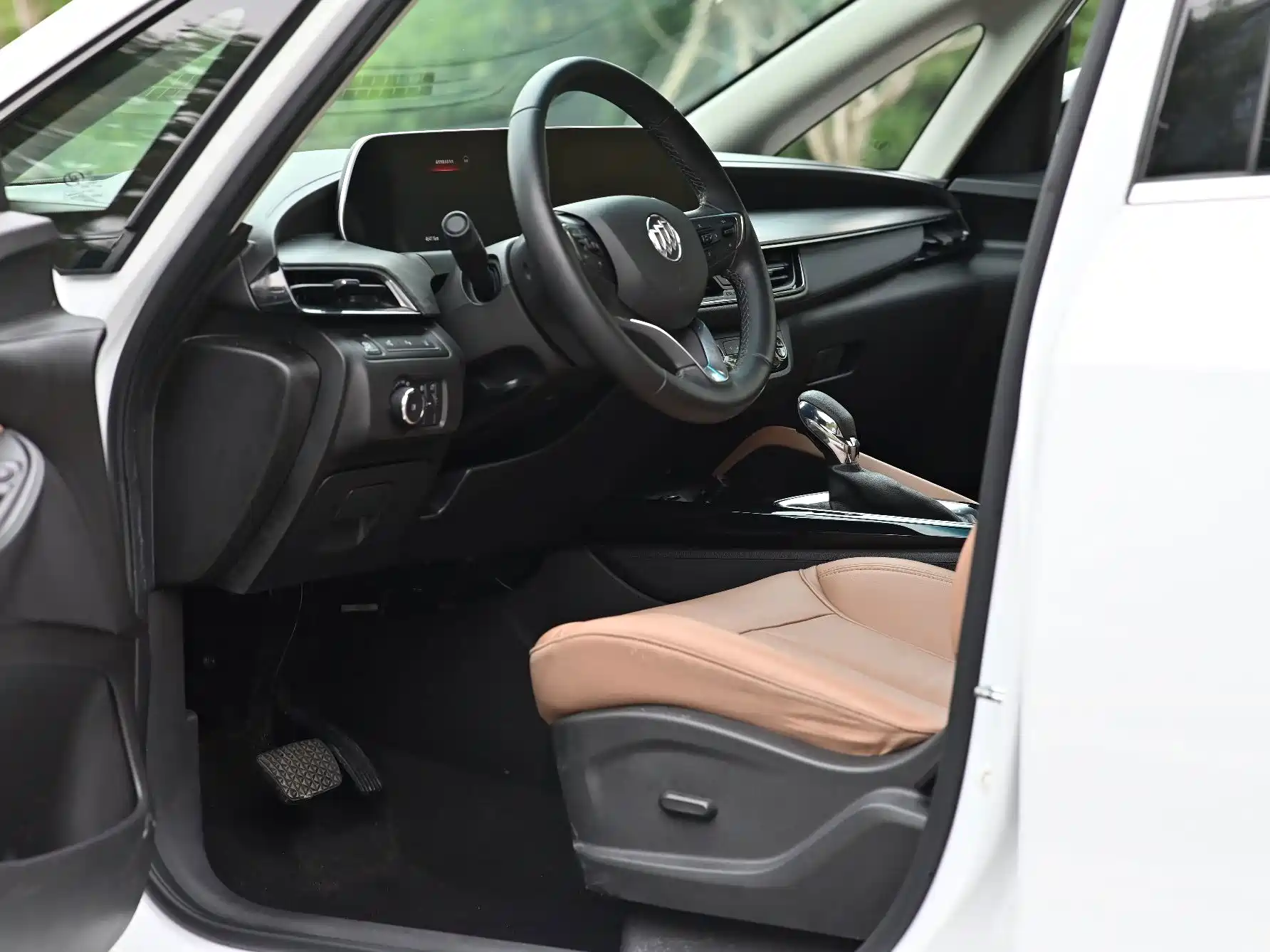 Фото 4 - Buick GL6