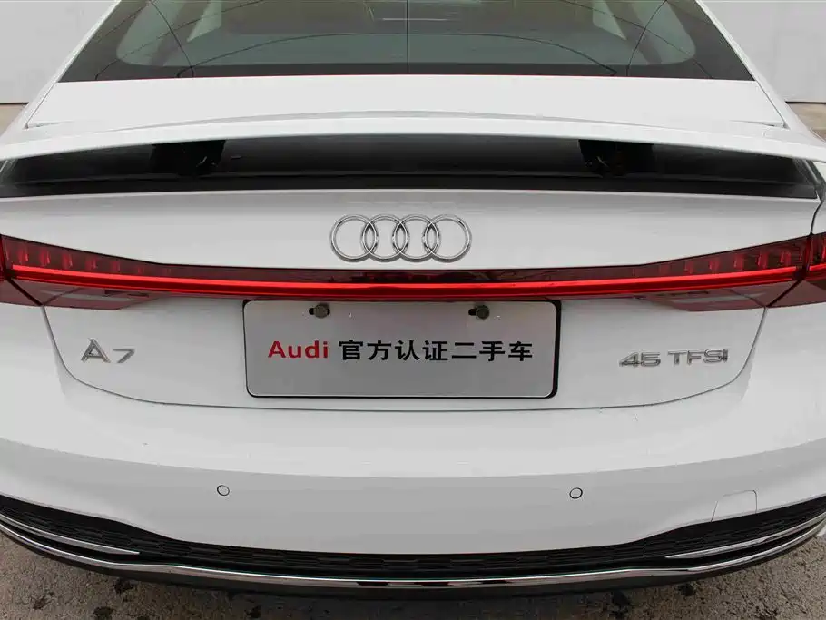 Audi A7 2023 Model 45 TFSI Premium Selection Edition фото 9