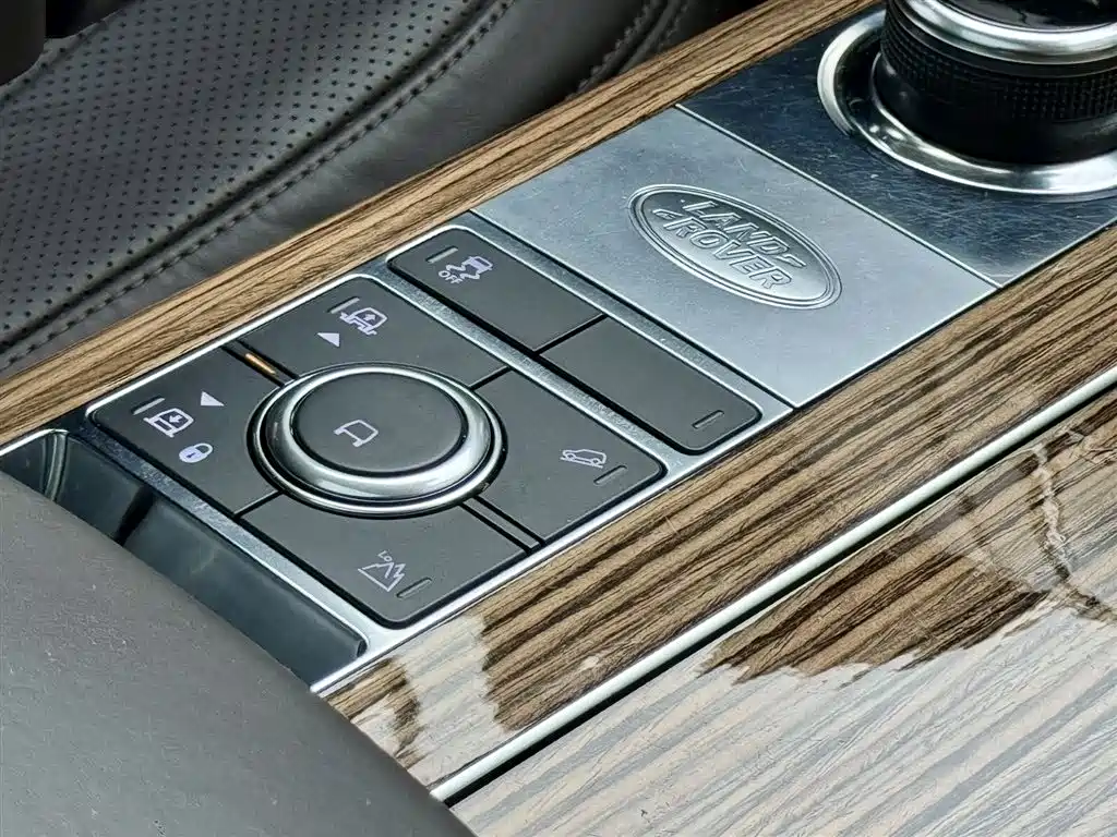 Land Rover Range Rover 2018 3.0 SC V6 Vogue Heritage Edition фото 4