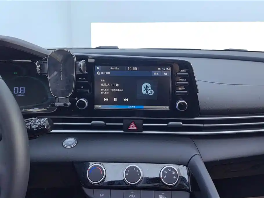Hyundai Elantra 2023 1.5L CVT GLX Elite Edition фото 13