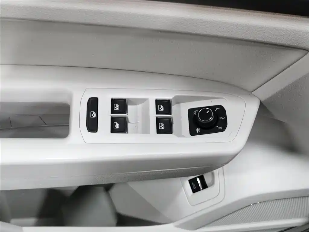 Volkswagen Teramont 2017 530 V6 AWD Ultimate Flagship Edition фото 9