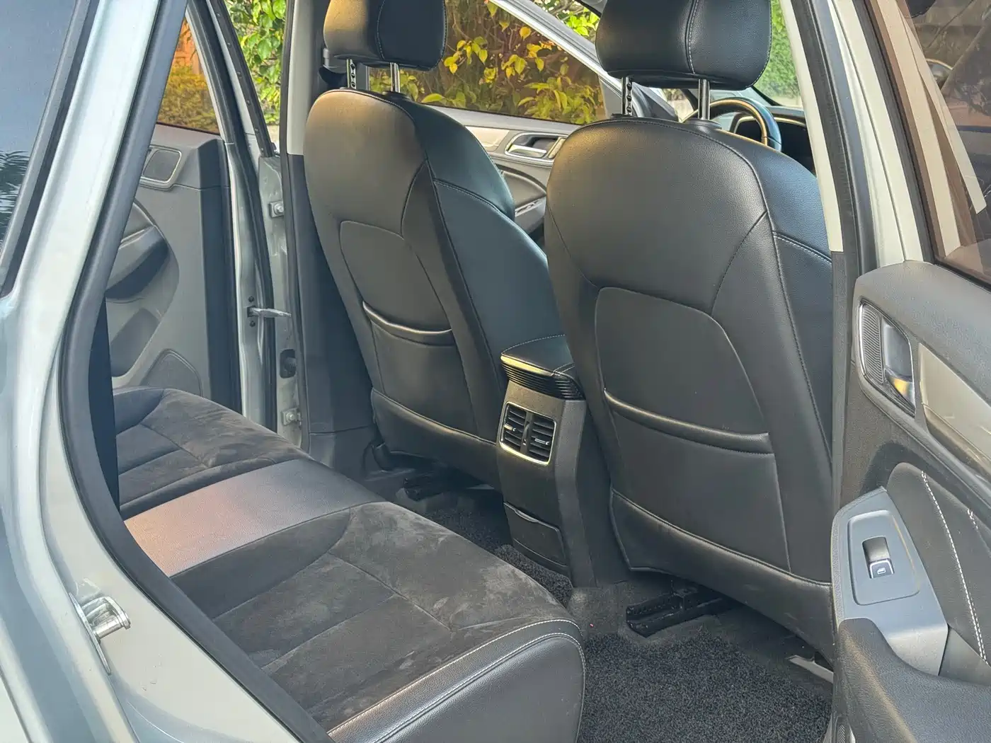 ROEWE RX5 NEW ENERGY