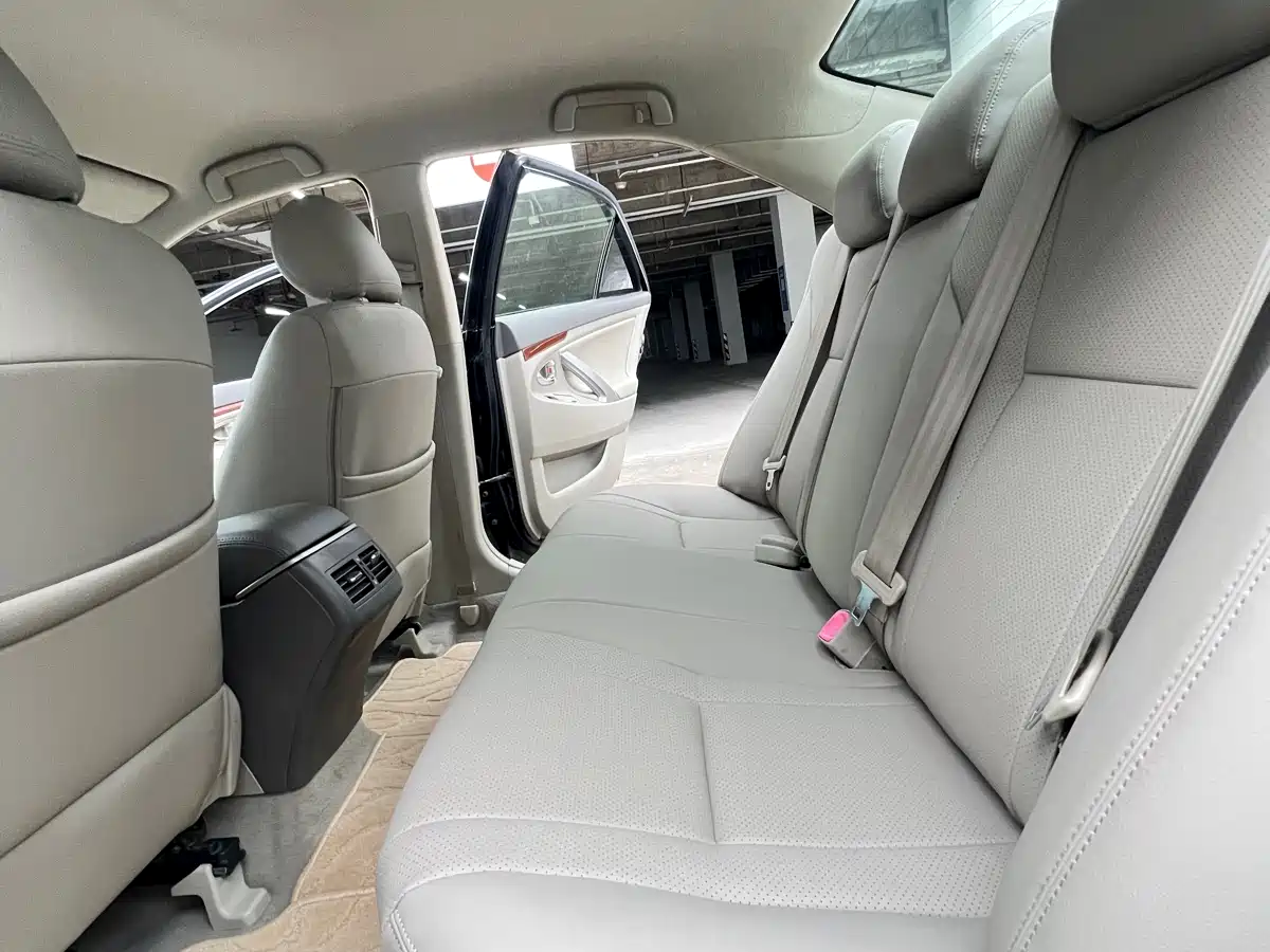 Toyota Camry 2013 200E Classic Elite Edition фото 12