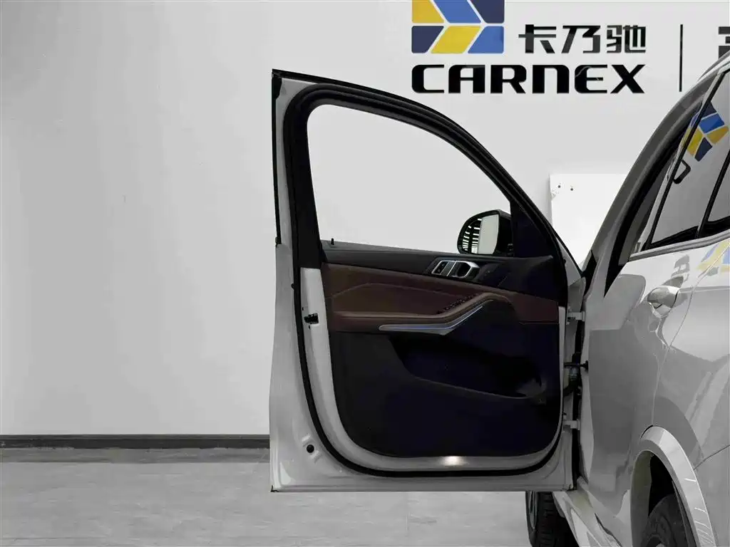 BMW X5 (Import) 2019 xDrive40i M Sport Package фото 5