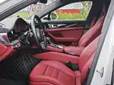 Photo 15 - Porsche Panamera New Energy