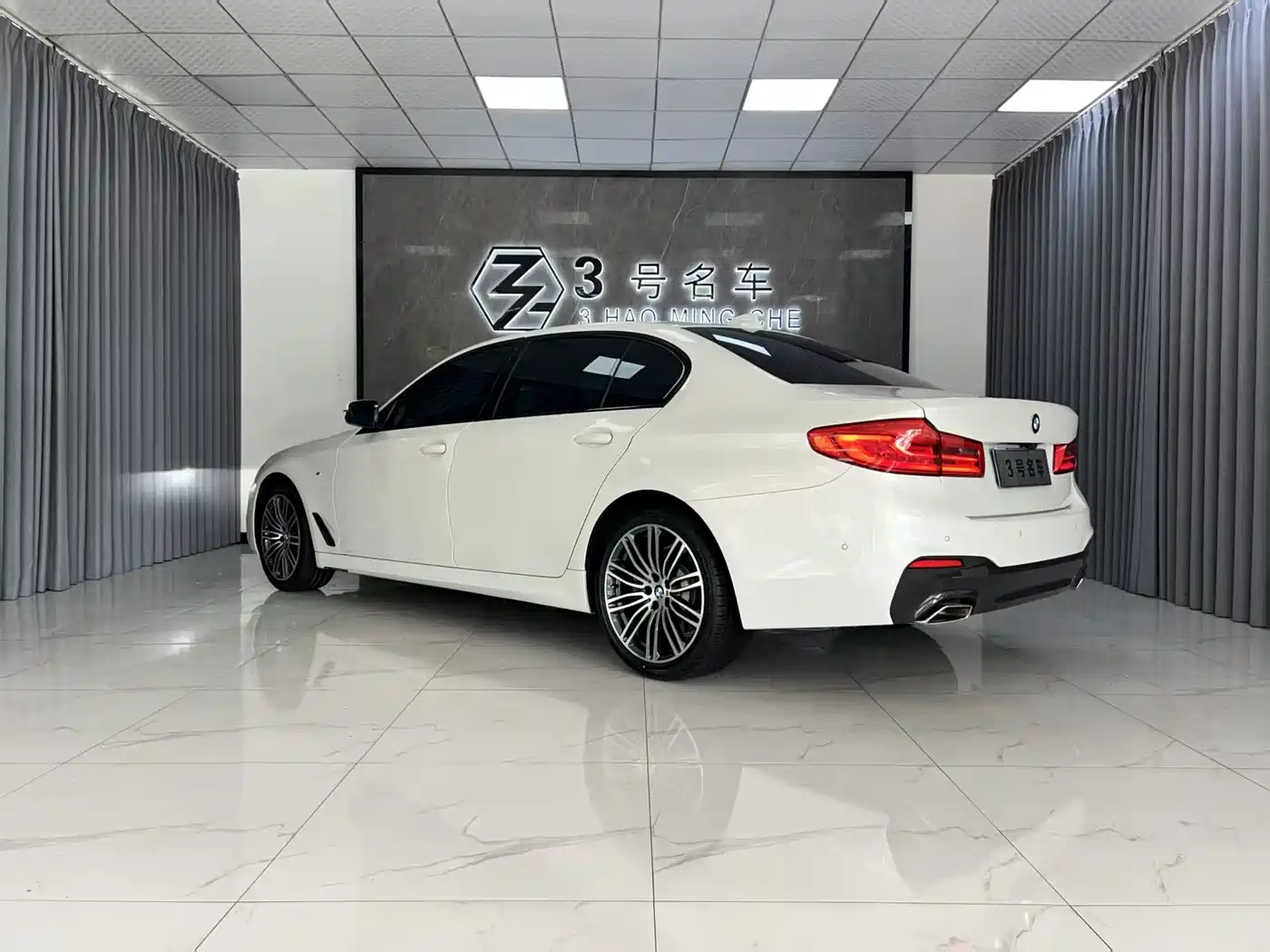 BMW 5 Series 2019 530Li Leading M Sport Package фото 5