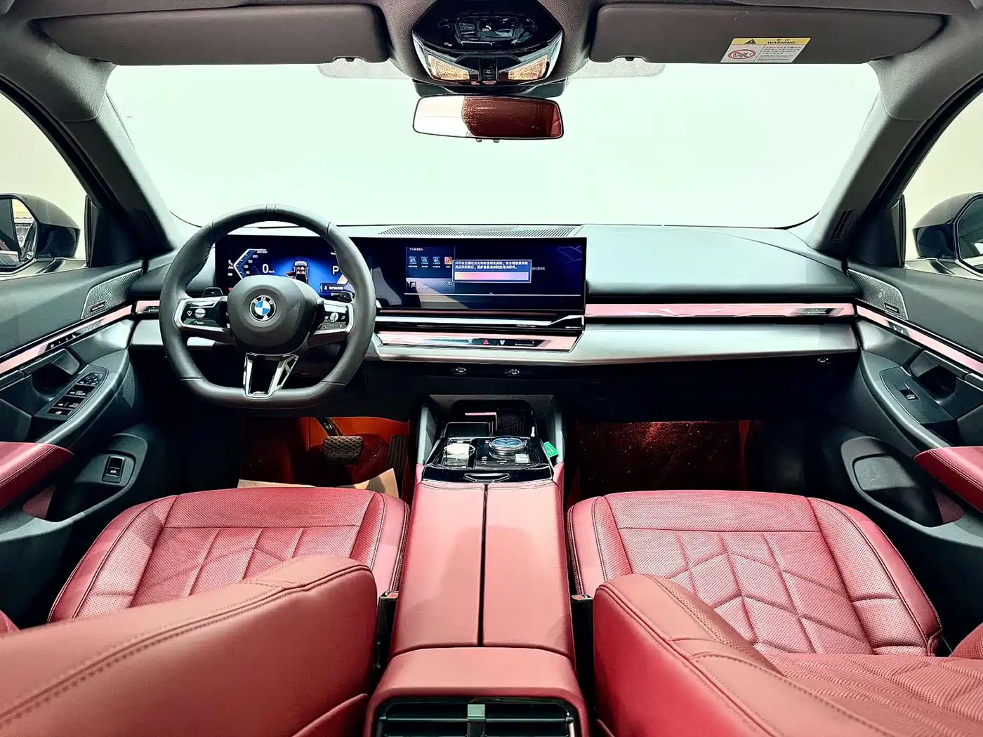 BMW 5 Series 2025 530Li Leading M Sport Package фото 25