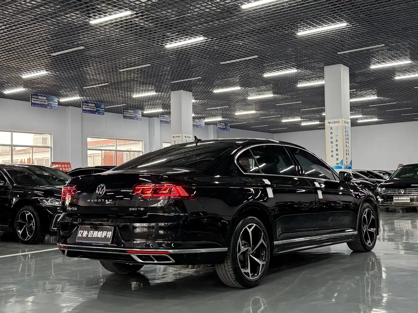 Volkswagen Magotan 2023 Model 2 Million Commemorative Edition 330TSI DSG Luxury фото 6