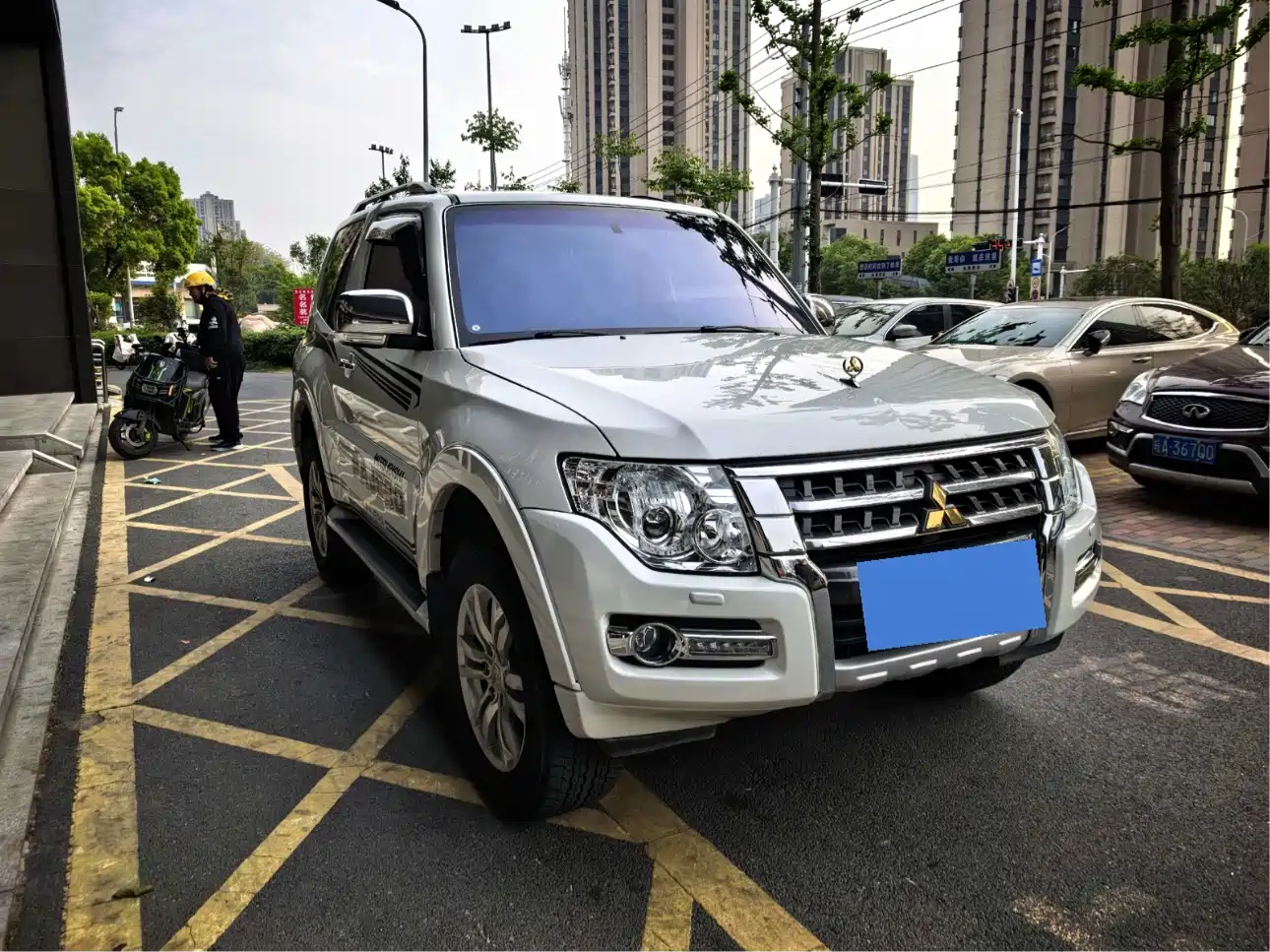 Mitsubishi Pajero (Import) 2018 3.0L Automatic Luxury Edition фото 2